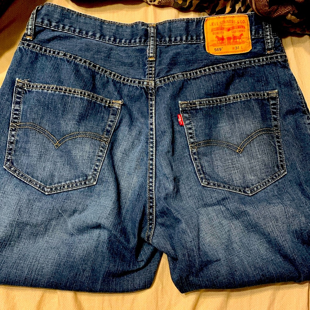 Men’s Levi shorts size 34